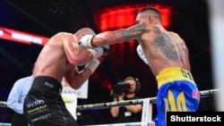 Момент поєдинку Олександр Усик – Кшишфтоф Гловацкі, 2016 рік
