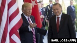 АКШ президенти Трамп менен түрк лидери Эрдогандын Ак үйдөгү кездешүүсү, 16-май 2017-жыл.