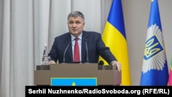 Аваков: які ж негідники... Тисячі наших не сплять на пожежі цілодобово, хапають пил і радіацію, а хтось з-за рогу… Ох попадетеся!
