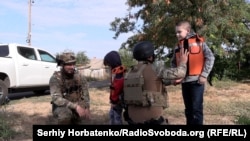 Ілюстраційне фото. Примусова евакуація родин з дітьми, Донецька область, село Розкішне Костянтинівського району, вересень 2024 року