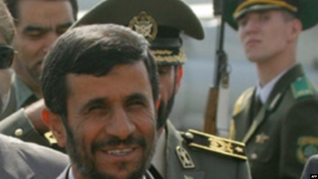 محمود احمدی نژاد، رییس جمهوری ایران می گوید که در کشور احدی حق ندارد از تعلیق حرف بزند.