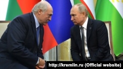 іраўнікі Расеі і Беларусі Ўладзімір Пуцін і Аляксандар Лукашэнка падчас саміту Шанхайскай арганізацыі супрацоўніцтва, 14 чэрвеня 2019