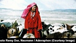 Оогандык кыргыз кыз, Реми Дор/Науманн тарткан сүрөт 1970-жылдар