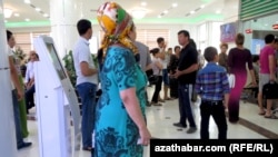 Офис продажи авиабилетов, Ашхабад (архивное фото)