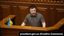 «В один день стало зрозуміло, що всі протиріччя не мають сили, коли є сила такої загрози. Загрози виживанню наших народів – України, Польщі, народів Європи» – Зеленський