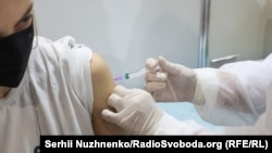 На сьогодні в місті вже провакциновано 47% педагогів, повідомив мер