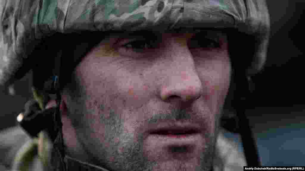 Іван, військовий, який нас скрізь супроводжував на позиціях 