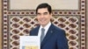 Школьников Туркменистана обязали покупать и передавать в дар школам президентские книги
