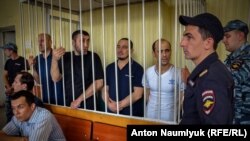 Четверо кримських татар з Бахчисараю на суді в Москві, 11 липня 2019 року