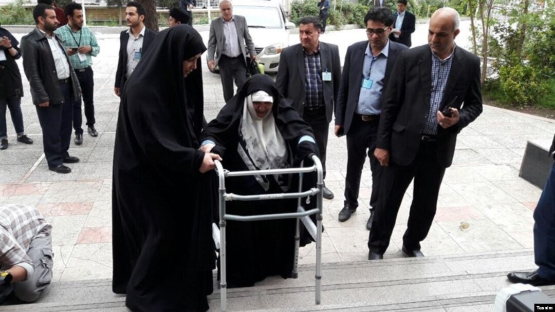 اعظم طالقانی بارها برای کاندیداتوری در انتخابات ریاست‌جمهوری ثبت‌نام کرده و گفته تا زمانی که زنده‌است به این کار ادامه خواهد داد