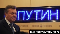Наразі президент-утікач переховується, найімовірніше, в Росії. Йому інкримінують низку злочинів