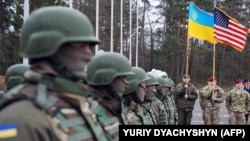 Військові України і США на Яворівському полігоні. Львівщина, 20 квітня 2015 року