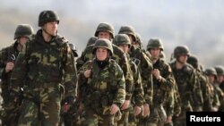 Во Македонија повеќе активности по повод 18 Август, Денот на Армијата. 