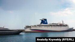 Російський корабель у Ялті, Крим, 16 липня