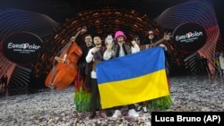 Український гурт Kalush Orchestra після перемоги на «Євробаченні-2022». Турин, Італія, 15 травня 2022 року