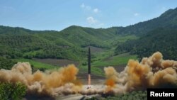 Пуск міжконтинентальної балістичної ракети «Хвасонґ-14» у Північній Кореї, липень 2017 року