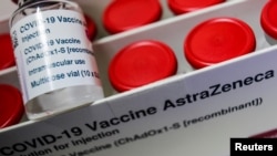 Multe dintre centrele de vaccinare din România au pe stoc doze de vaccin AstraZeneca.