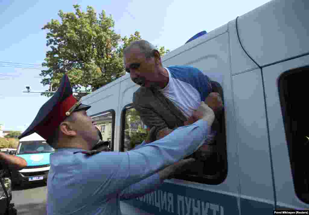 Ұсталғандар арасында билікті сынағандар да болды. Алматы, 21 қыркүйек 2019 жыл. 