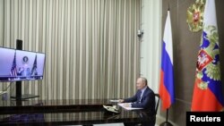 Орусиянын президенти Владимир Путин АКШнын президенти Жо Байден менен видеобайланыш аркылуу сүйлөшүүсү. 7-декабрь, 2021-жыл.