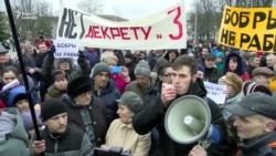 У Білорусі після акції «недармоїдів» затримали журналістку Радіо Свобода та її колег