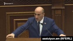 «Իմ քայլ»-ի պատգամավոր Վահագն Հովակիմյանը ելույթ է ունենում Ազգային ժողովում, արխիվ
