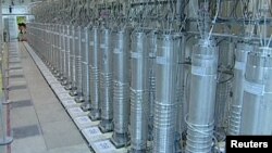 Иранның уран байытатын центрифугалары мемлекеттік телеарнадан көрсетілді. 15 ақпан 2012 жыл.