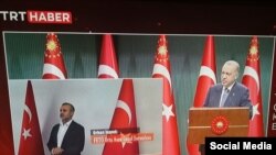 Режеп Тайып Эрдоган Орхан Инанды кармалганын жарыялоодо. 