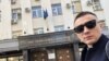 Під СБУ зібралися активісти через імовірне оголошення Стерненку підозри. Трансляція