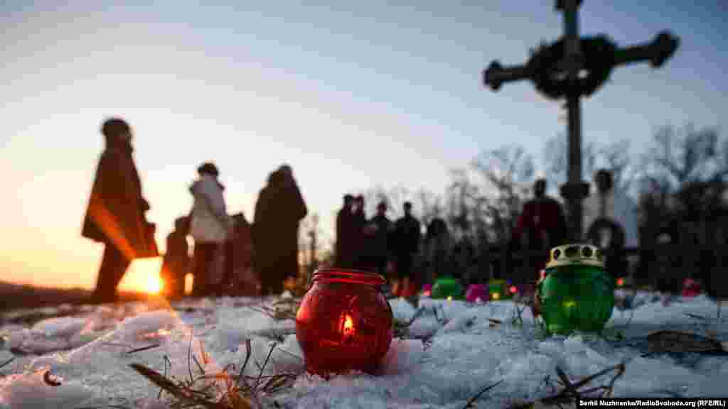 Всі присутні запалили лампадки в пам’ять про померлих під час штучно організованого голоду