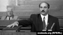 Лукашэнка прымае прэзыдэнцкую прысягу, 20 ліпеня 1994.