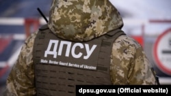 У разі відсутності такого документа чоловіку будуть відмовляти у перетині кордону.